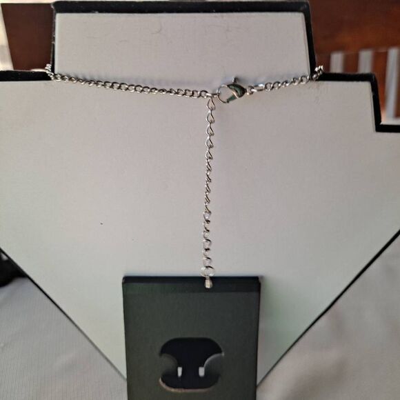 Cameo Necklace and Earring Set - Picture 6 of 8